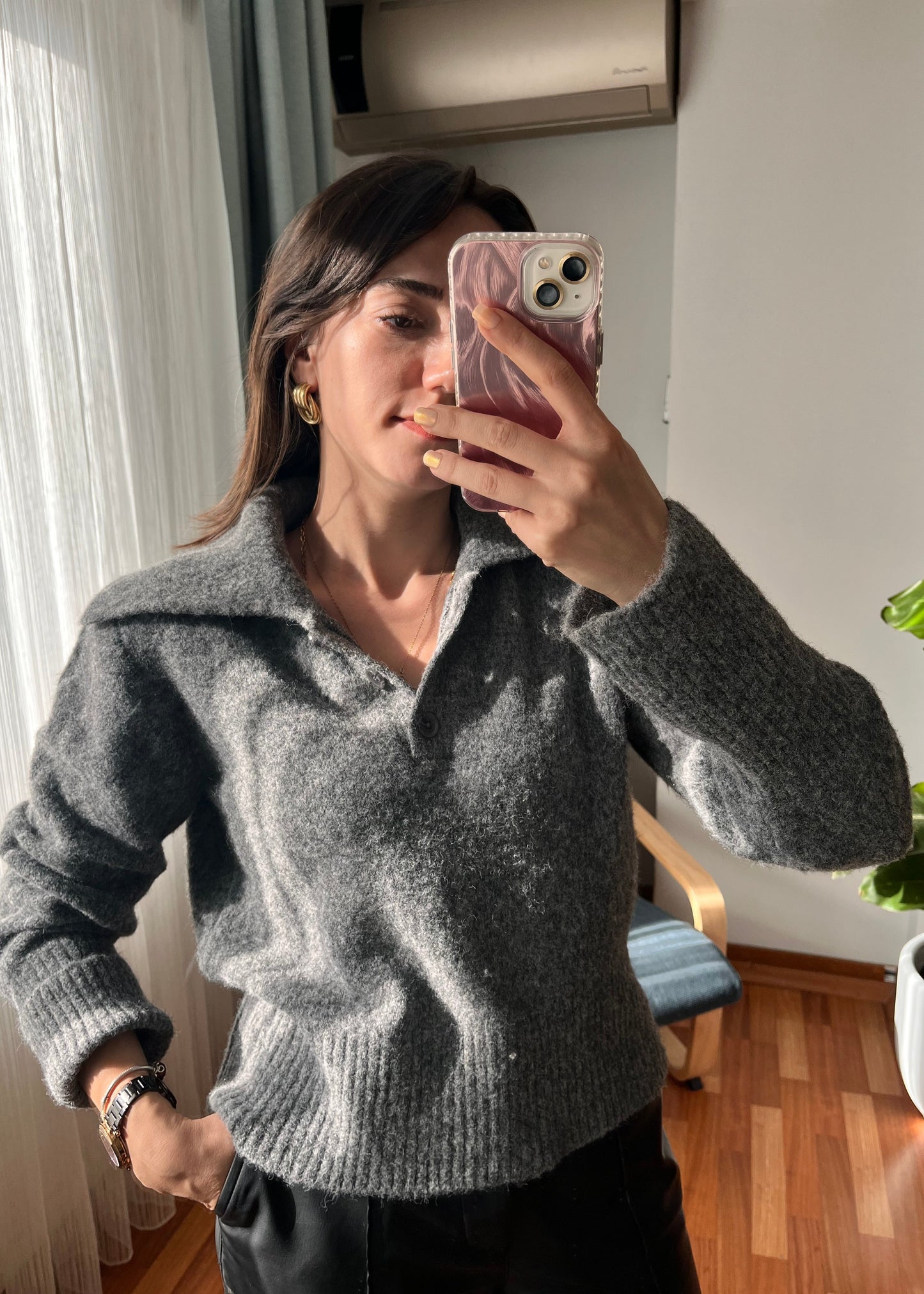 FÜME DÜĞMELİ YAKA DETAYLI KAZAK