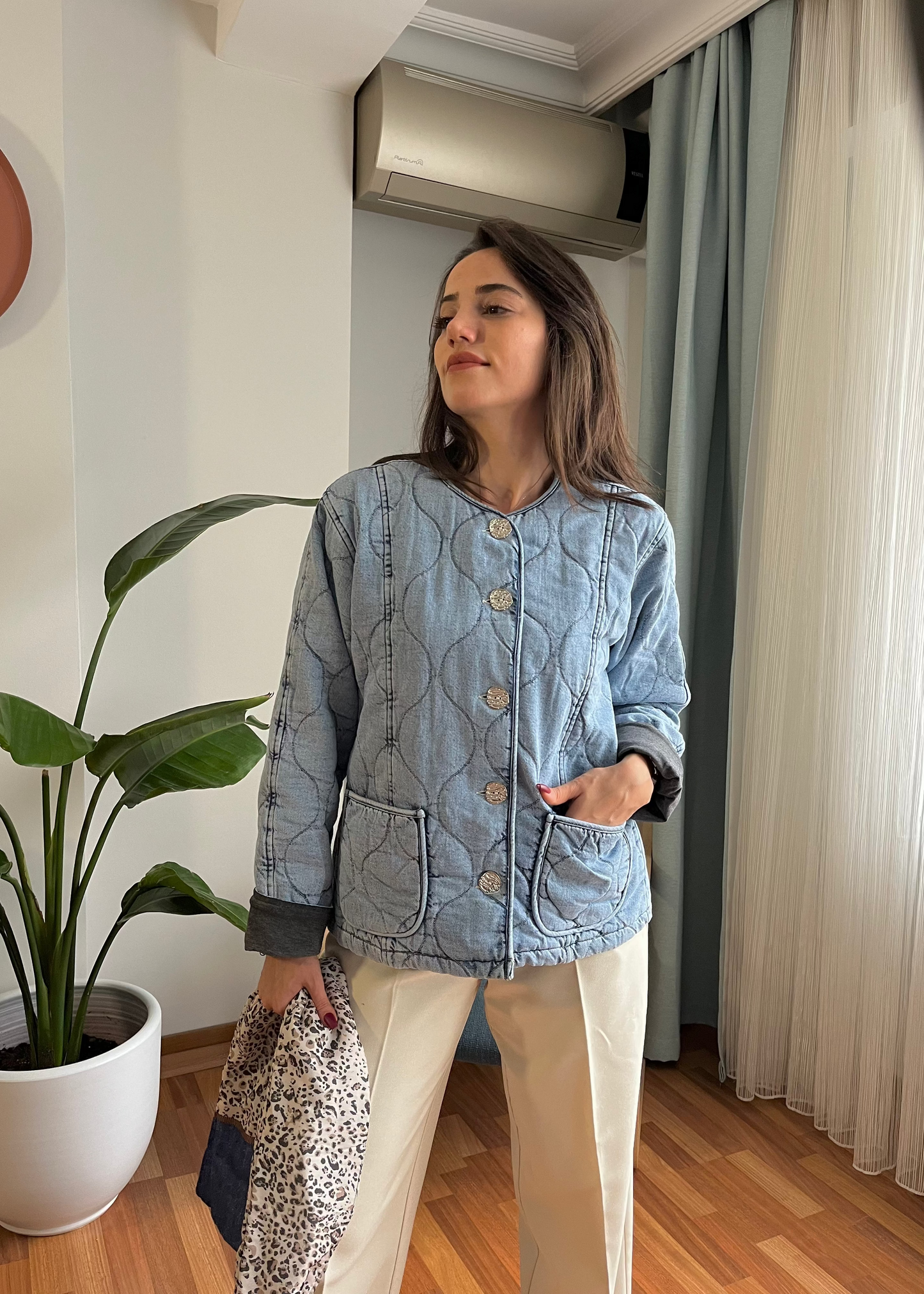 BAYAN DOLGULU CEKET MAVİ (Fular ürüne dahildir)